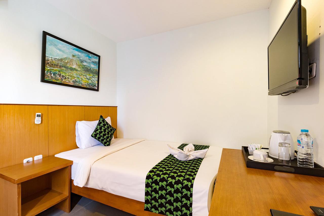 Hadi Poetra Hotel Kuta  Exterior photo